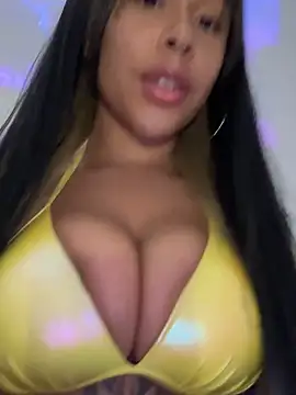 HaileyDiana online show from April 2026 06:02:01 PM