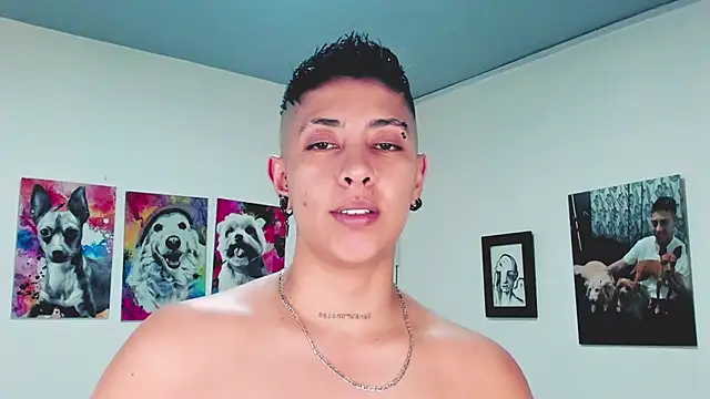 Snapshot of Aleja1214 chatting on February 2025 04:54:01 AM Aleja1214 online show from February 2025 04:54:01 AM