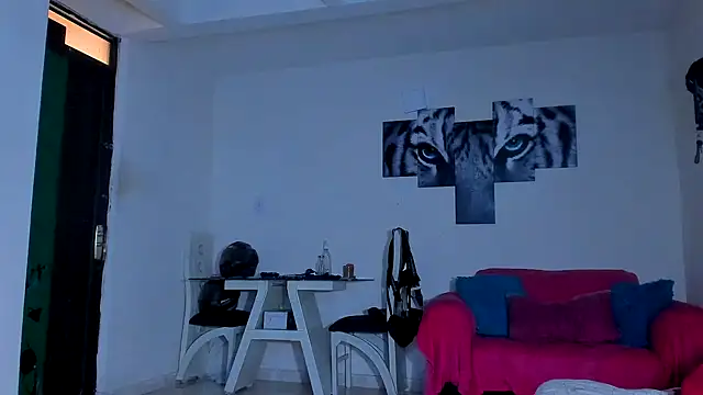 Snapshot of kerlysmith_24 chatting on February 2026 01:18:01 PM kerlysmith 24 online show from February 2026 01:18:01 PM