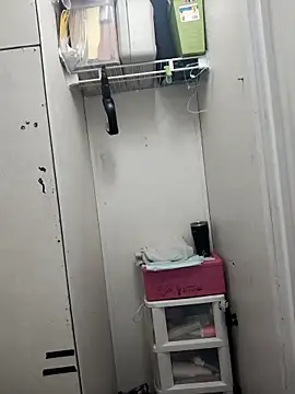 Snapshot of vvictoria_xxx chatting on October 2025 03:17:01 AM vvictoria xxx online show from October 2025 03:17:01 AM