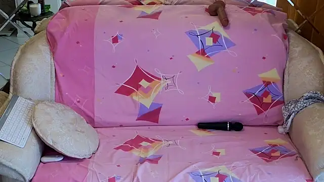 Snapshot of BEST-1 chatting on October 2025 01:57:01 AM BEST-1 online show from October 2025 01:57:01 AM