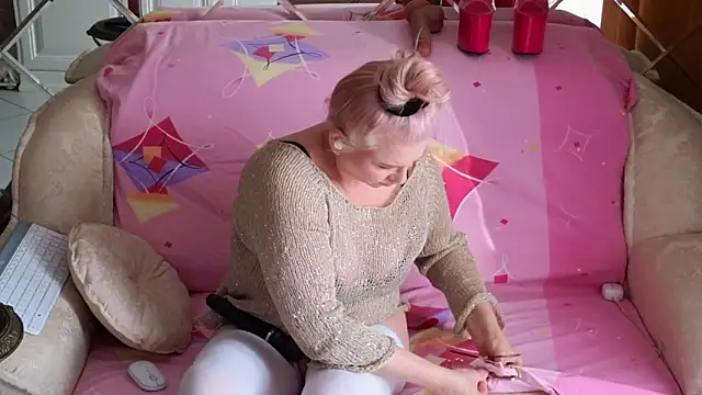 Snapshot of BEST-1 chatting on October 2025 03:10:01 AM BEST-1 online show from October 2025 03:10:01 AM