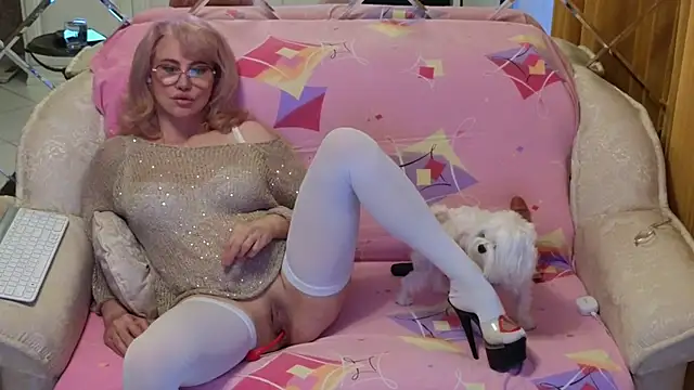 Snapshot of BEST-1 chatting on November 2025 01:49:02 AM BEST-1 online show from November 2025 01:49:02 AM