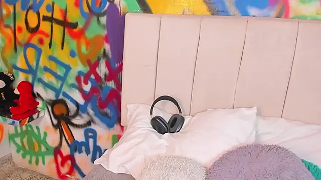 Liana Bernocchi online show from February 2026 08:32:01 PM