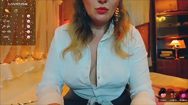 Snapshot of Your_Julia_Burns chatting on December 2024 12:06:01 PM Your Julia Burns online show from December 2024 12:06:01 PM