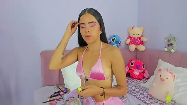 Snapshot of emilyclay_1 chatting on December 2024 05:48:02 PM emilyclay 1 online show from December 2024 05:48:02 PM