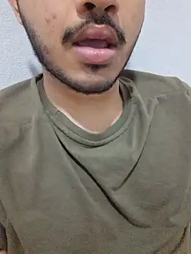 Snapshot of alesssterling chatting on April 2026 03:28:01 AM alesssterling online show from April 2026 03:28:01 AM