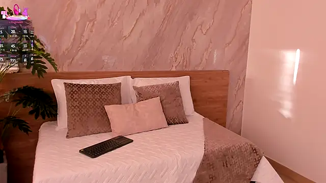 Snapshot of emily_hunter12 chatting on December 2025 12:14:01 PM emily hunter12 online show from December 2025 12:14:01 PM