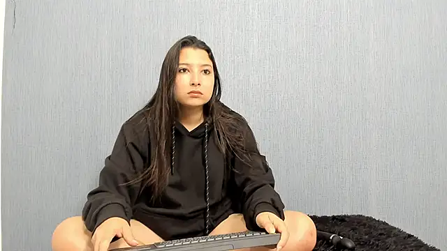 Snapshot of cami-01 chatting on March 2025 07:49:01 PM cami-01 online show from March 2025 07:49:01 PM