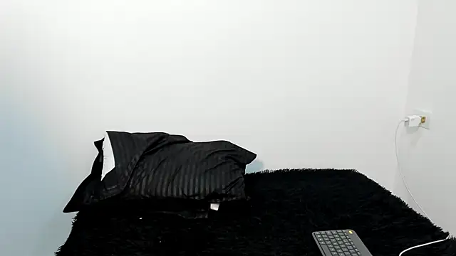 Snapshot of cami-01 chatting on September 2025 08:14:01 PM cami-01 online show from September 2025 08:14:01 PM