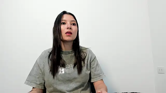 Snapshot of cami-01 chatting on October 2025 08:15:01 PM cami-01 online show from October 2025 08:15:01 PM