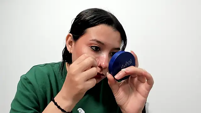 Snapshot of cami-01 chatting on November 2025 08:30:02 PM cami-01 online show from November 2025 08:30:02 PM