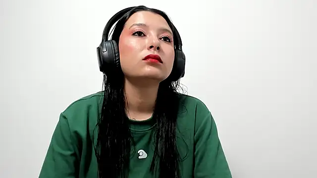 Snapshot of cami-01 chatting on December 2025 09:01:02 PM cami-01 online show from December 2025 09:01:02 PM