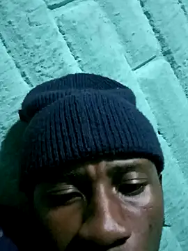 HandsomeBuoyy21 online show from April 2026 02:00:01 PM