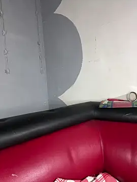 Azuna25 online show from April 2026 07:40:01 PM