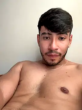 Snapshot of tom_thick chatting on November 2025 03:21:01 PM tom thick online show from November 2025 03:21:01 PM