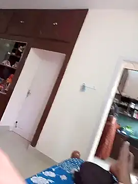 AUNTY1984 online show from April 2026 08:32:01 AM