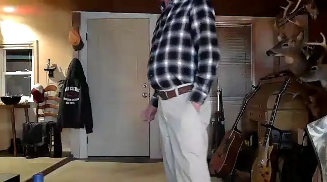 Snapshot of Bramro409 chatting on December 2024 02:20:01 AM Bramro409 online show from December 2024 02:20:01 AM