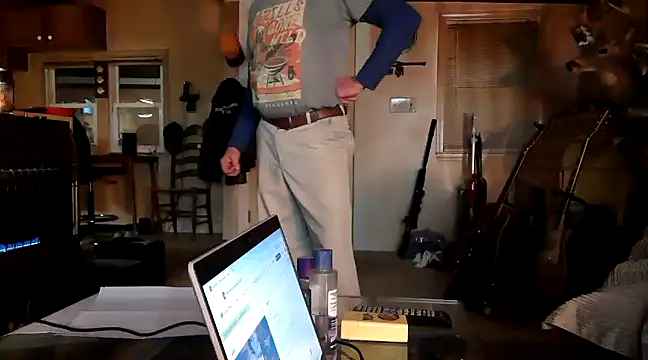 Snapshot of Bramro409 chatting on January 2025 02:14:01 AM Bramro409 online show from January 2025 02:14:01 AM