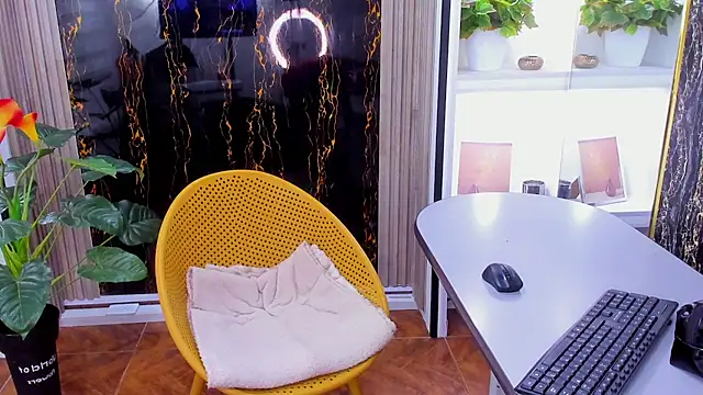 Snapshot of AlixLong chatting on January 2025 02:41:01 AM AlixLong online show from January 2025 02:41:01 AM