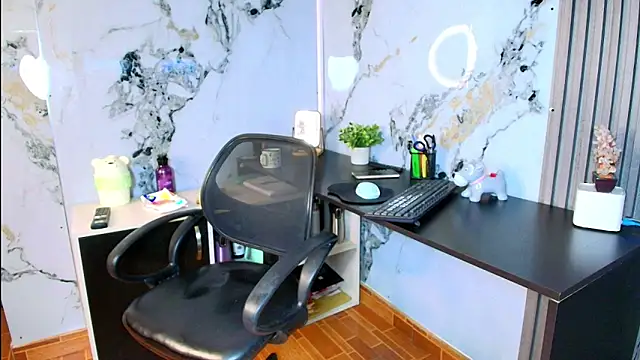 AlixLong online show from April 2026 02:04:01 AM