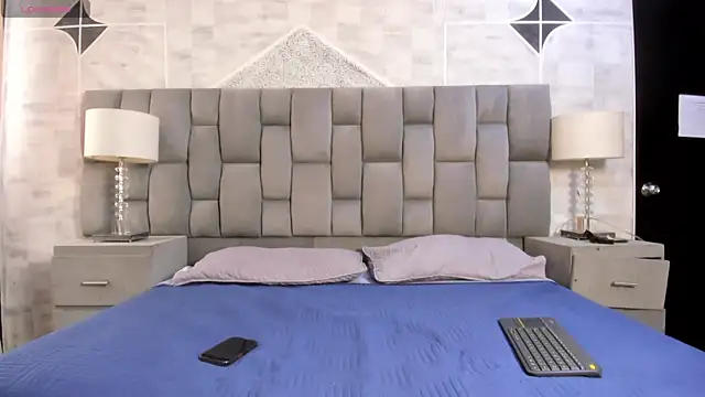 Snapshot of LaurenSnow chatting on April 2026 03:34:01 PM LaurenSnow online show from April 2026 03:34:01 PM