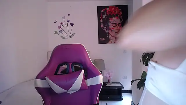 Snapshot of esmeraldaa230 chatting on March 2026 09:05:01 PM esmeraldaa230 online show from March 2026 09:05:01 PM