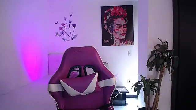 Snapshot of esmeraldaa230 chatting on March 2026 06:41:02 PM esmeraldaa230 online show from March 2026 06:41:02 PM