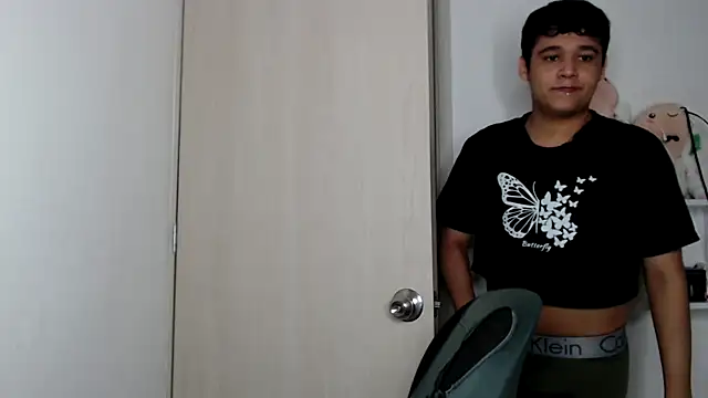 Snapshot of kaiine190 chatting on October 2025 11:06:02 AM kaiine190 online show from October 2025 11:06:02 AM