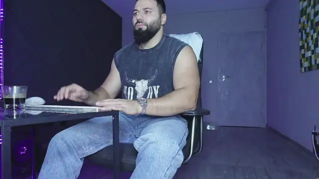 mattmasterss online show from December 2025 06:10:02 AM