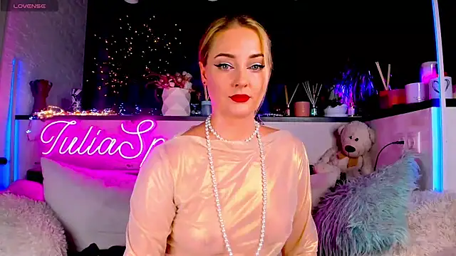  JuliaSpace  online show from December 2024 03:11:02 PM