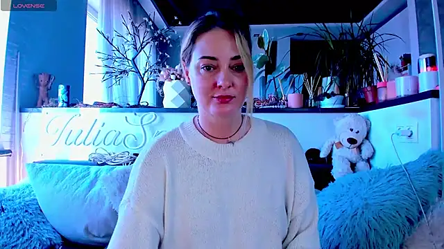  JuliaSpace  online show from February 2025 10:17:02 AM