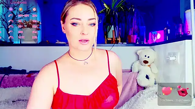 Snapshot of _JuliaSpace_ chatting on May 2026 04:03:02 PM JuliaSpace online show from May 2026 04:03:02 PM