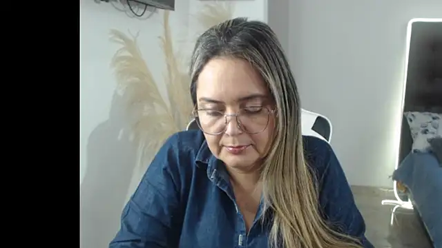 samy vsn online show from October 2025 06:43:01 PM