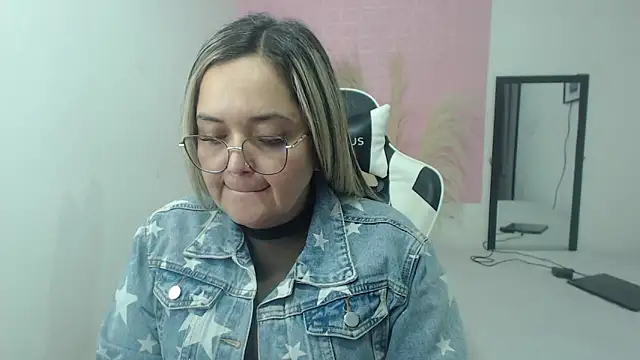 Snapshot of samy_vsn chatting on June 2026 08:33:02 PM samy vsn online show from June 2026 08:33:02 PM