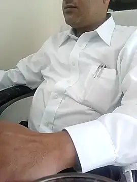 Snapshot of Hot-man39 chatting on December 2024 05:48:01 AM Hot-man39 online show from December 2024 05:48:01 AM