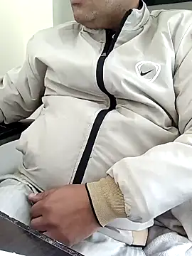 Snapshot of Hot-man39 chatting on December 2024 07:57:01 AM Hot-man39 online show from December 2024 07:57:01 AM