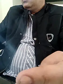 Snapshot of Hot-man39 chatting on December 2024 06:17:02 AM Hot-man39 online show from December 2024 06:17:02 AM