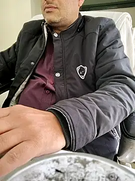 Snapshot of Hot-man39 chatting on December 2024 07:04:02 AM Hot-man39 online show from December 2024 07:04:02 AM