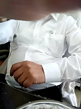 Snapshot of Hot-man39 chatting on January 2025 08:52:01 AM Hot-man39 online show from January 2025 08:52:01 AM