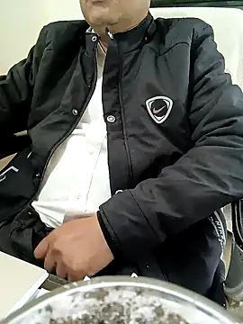 Snapshot of Hot-man39 chatting on February 2025 12:06:02 PM Hot-man39 online show from February 2025 12:06:02 PM