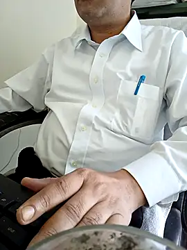 Snapshot of Hot-man39 chatting on February 2025 08:33:02 AM Hot-man39 online show from February 2025 08:33:02 AM