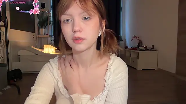 Snapshot of electric_babe chatting on November 2025 11:43:01 AM electric babe online show from November 2025 11:43:01 AM