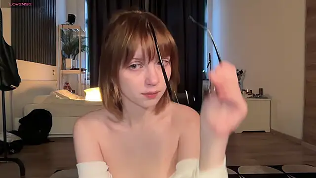 Snapshot of electric_babe chatting on November 2025 11:32:02 AM electric babe online show from November 2025 11:32:02 AM