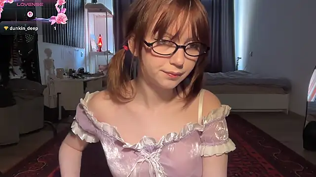 Snapshot of electric_babe chatting on May 2026 11:17:02 AM electric babe online show from May 2026 11:17:02 AM