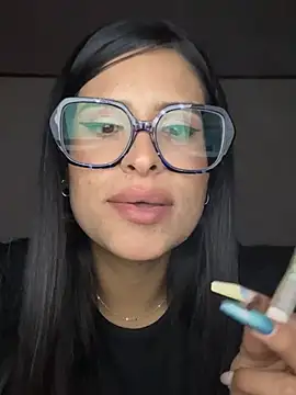 Snapshot of _elektrah chatting on April 2026 12:48:01 AM elektrah online show from April 2026 12:48:01 AM