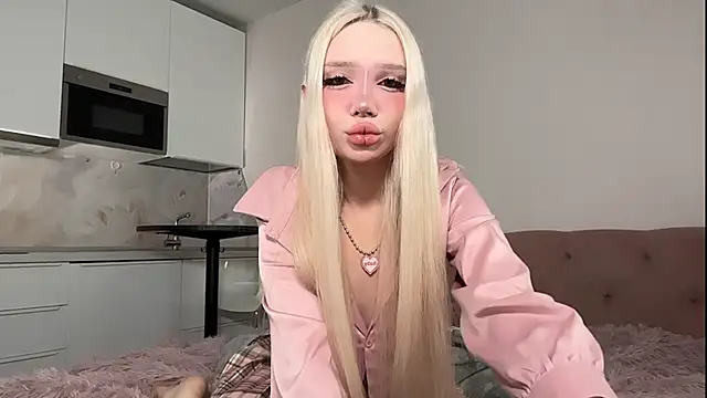 Snapshot of diaqua chatting on November 2025 12:42:02 AM diaqua online show from November 2025 12:42:02 AM