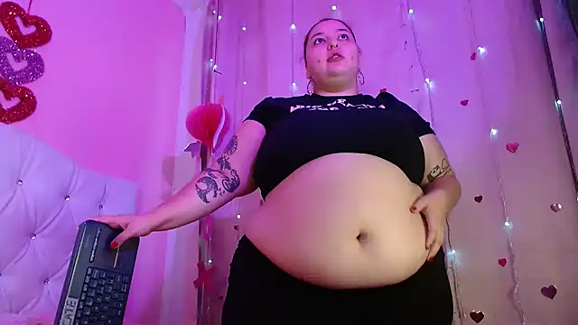 Snapshot of HECATE_23 chatting on April 2026 01:26:01 PM HECATE 23 online show from April 2026 01:26:01 PM