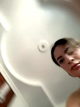 emiss  online show from October 2025 03:12:02 PM