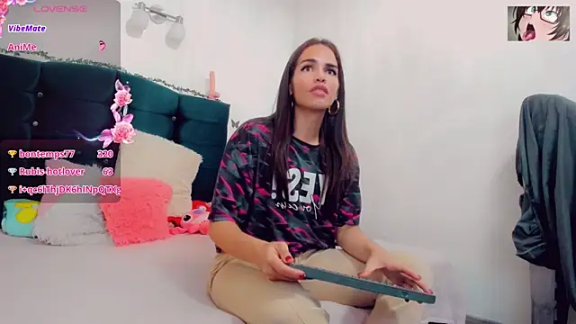 Snapshot of Rubi_30 chatting on January 2025 07:18:02 PM Rubi 30 online show from January 2025 07:18:02 PM